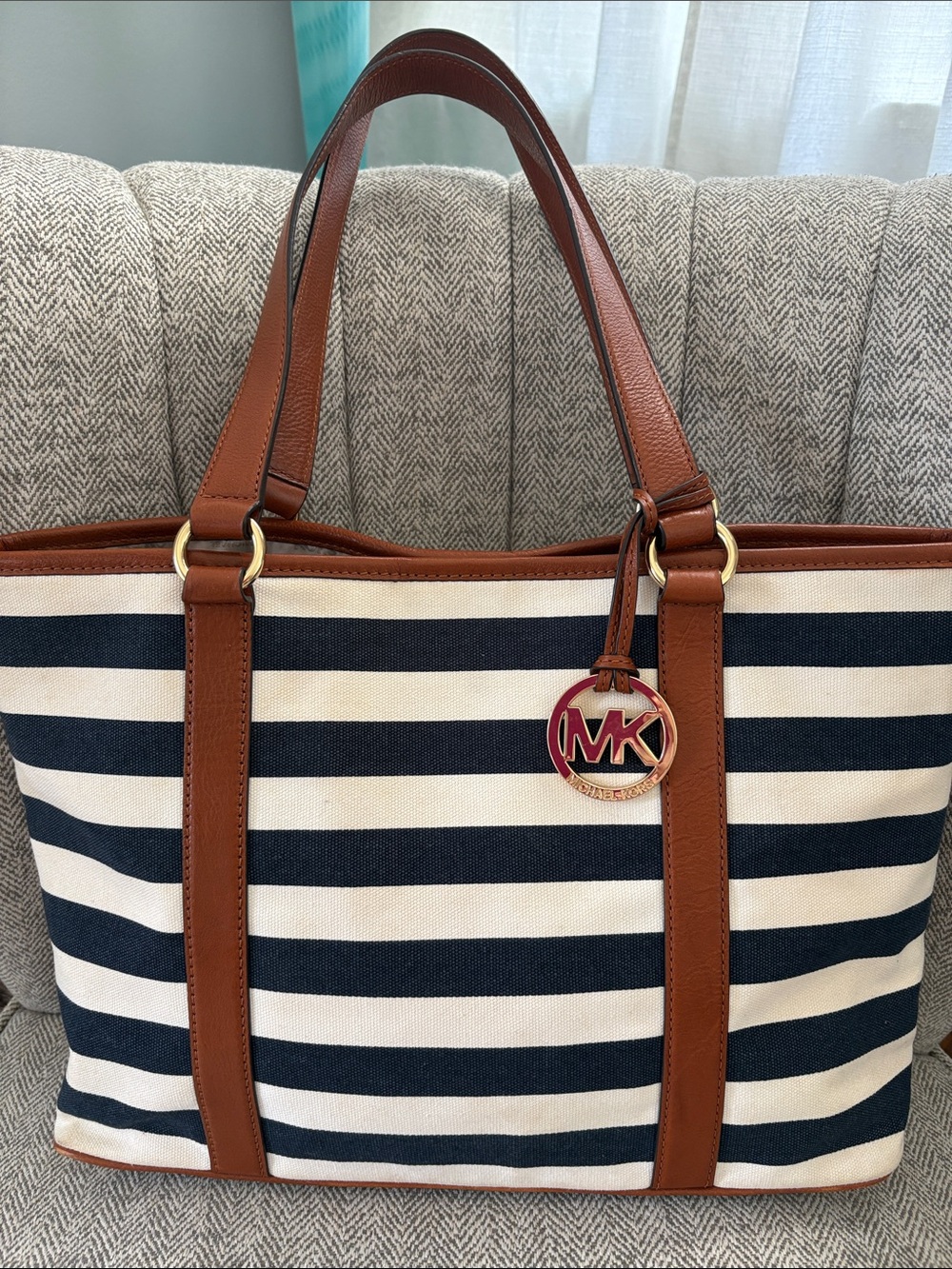 Michael Kors Tote - Picture 4 of 16